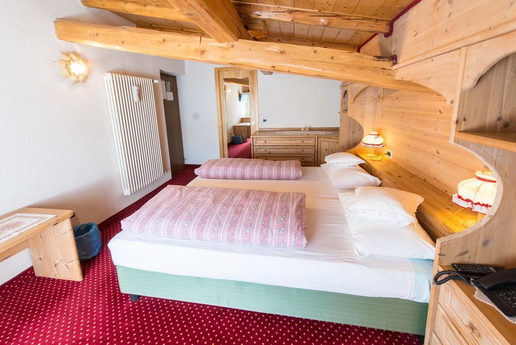 Hotel Garni Norma Мадонна-ди-Кампильо Экстерьер фото