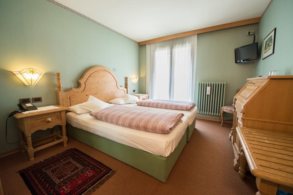 Hotel Garni Norma Мадонна-ди-Кампильо Номер фото